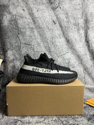 adidas Yeezy Boost 350 V2 Core Black White