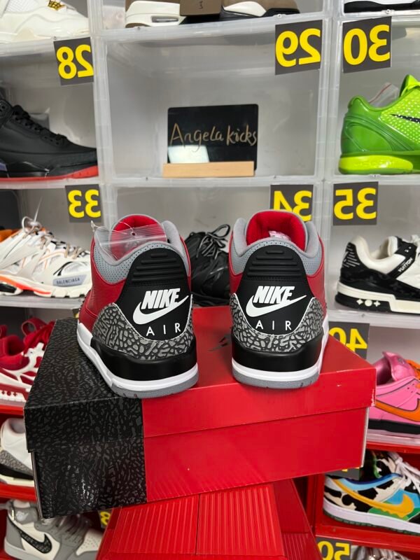 Jordan 3 Retro SE Unite