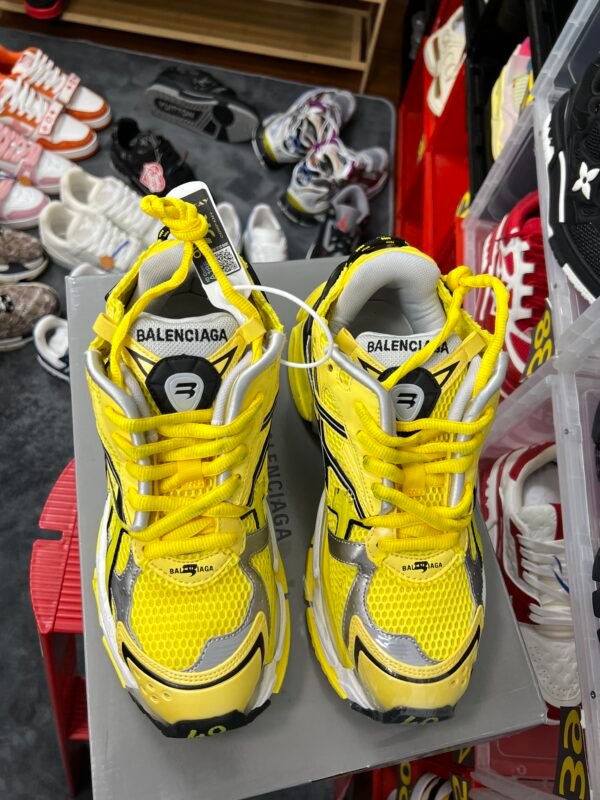 balencaiga runner yellow