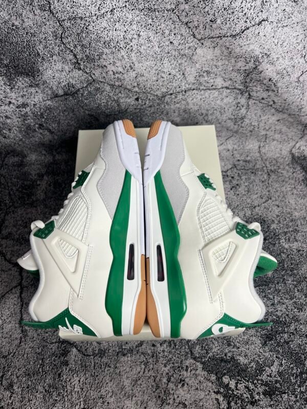 Jordan 4 Retro SB Pine Green