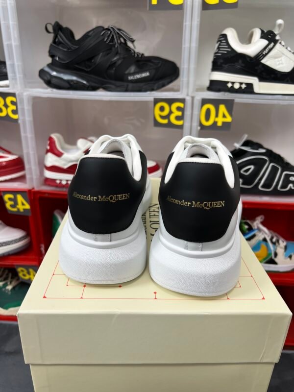 Alexander McQueen Oversized White Black