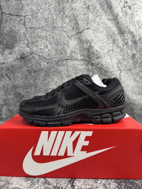 Nike Zoom Vomero 5 Triple Black