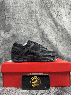 Nike Zoom Vomero 5 Triple Black
