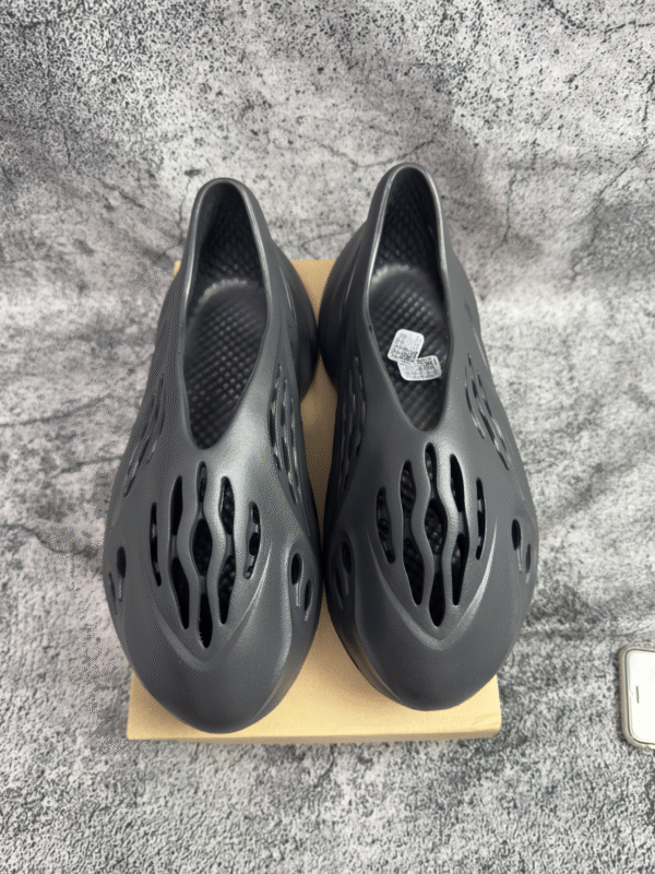 adidas Yeezy Foam RNR Onyx