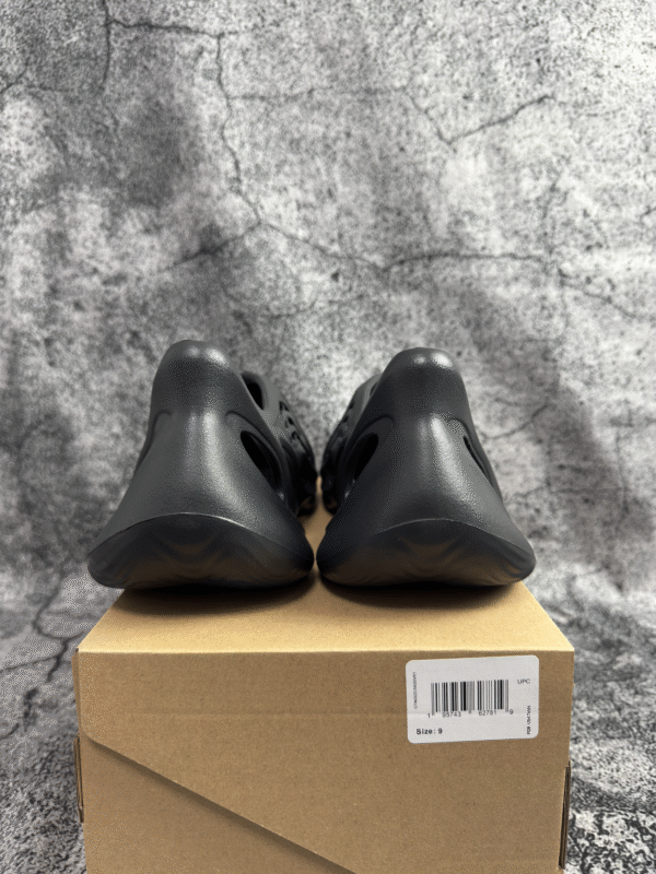 adidas Yeezy Foam RNR Onyx