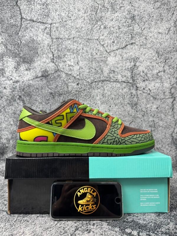 Nike SB Dunk Low De La Soul