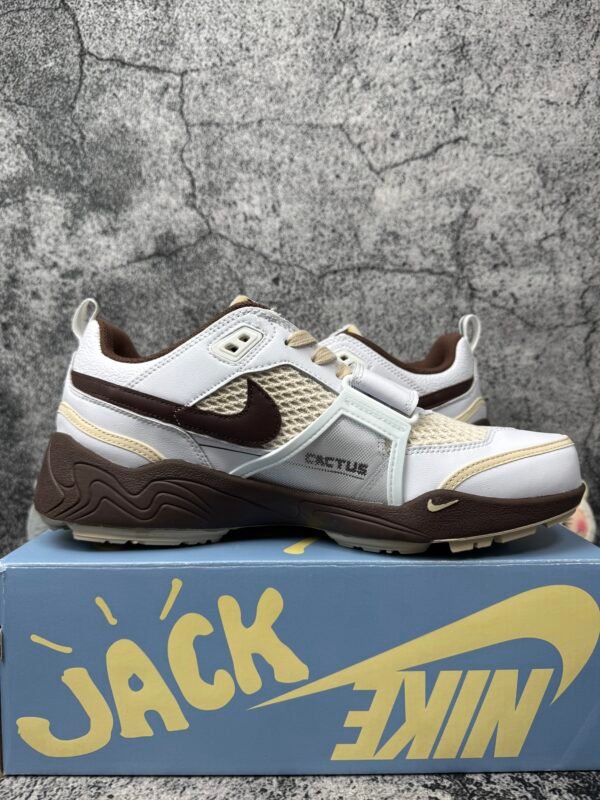 Nike Zoom Field Jaxx Travis Scott Light Chocolate