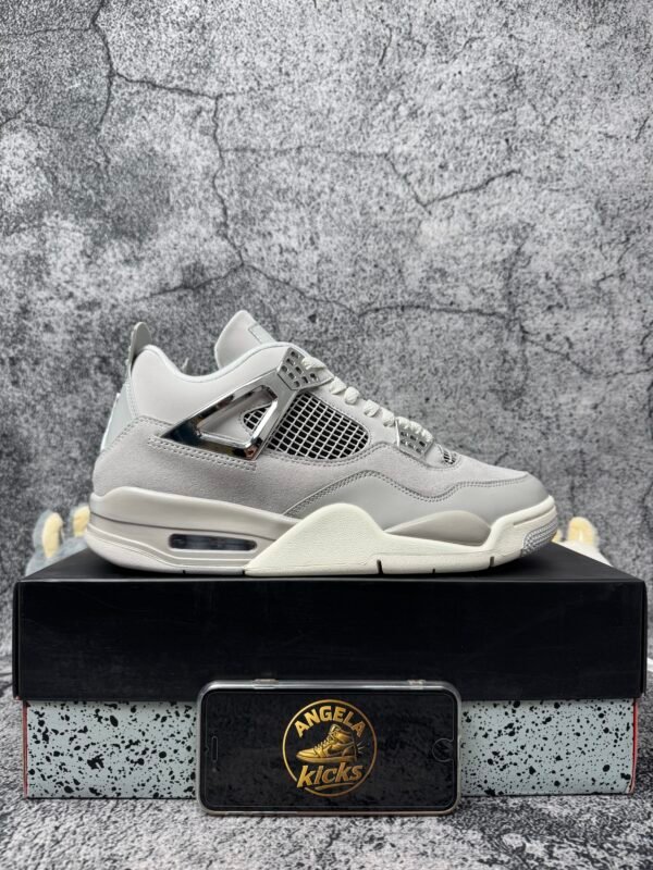 Jordan 4 Retro Frozen Moments