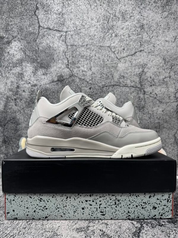 Jordan 4 Retro Frozen Moments