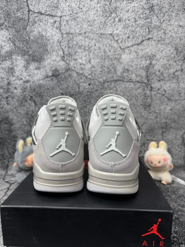 Jordan 4 Retro Frozen Moments