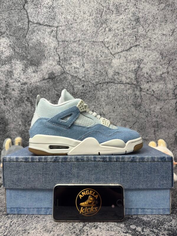 Air Jordan 4