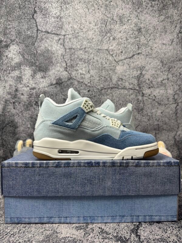 Air Jordan 4