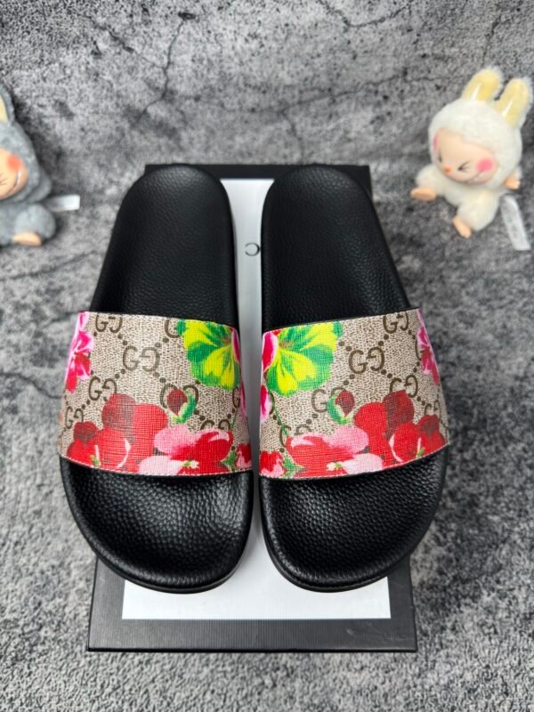 Gucci Slides Bloom Supreme