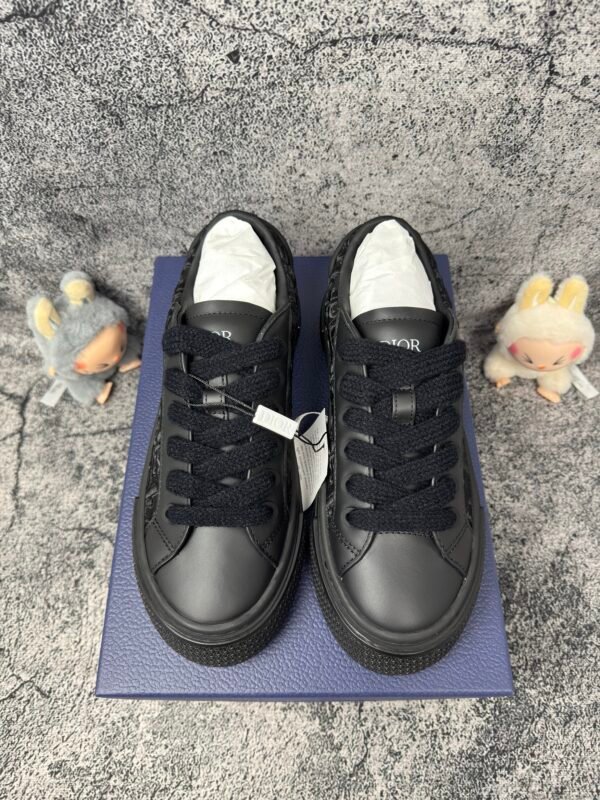 Dior B33 Sneaker Black Smooth Calfskin Oblique Raised Embroidery