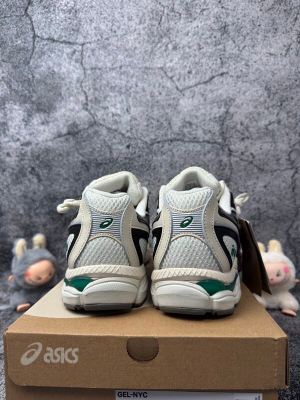 ASICS Gel-NYC 2055 Pale Oak Truffle Grey
