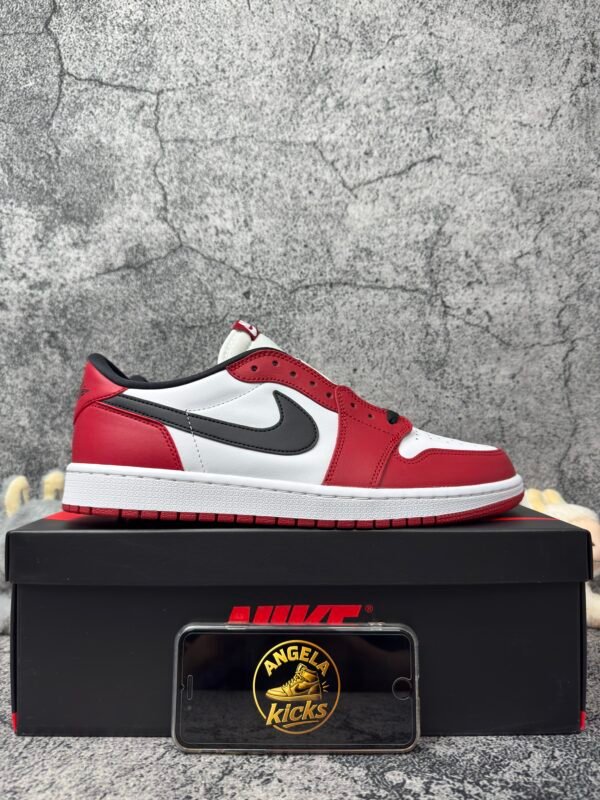 Jordan 1 Retro Low OG Chicago