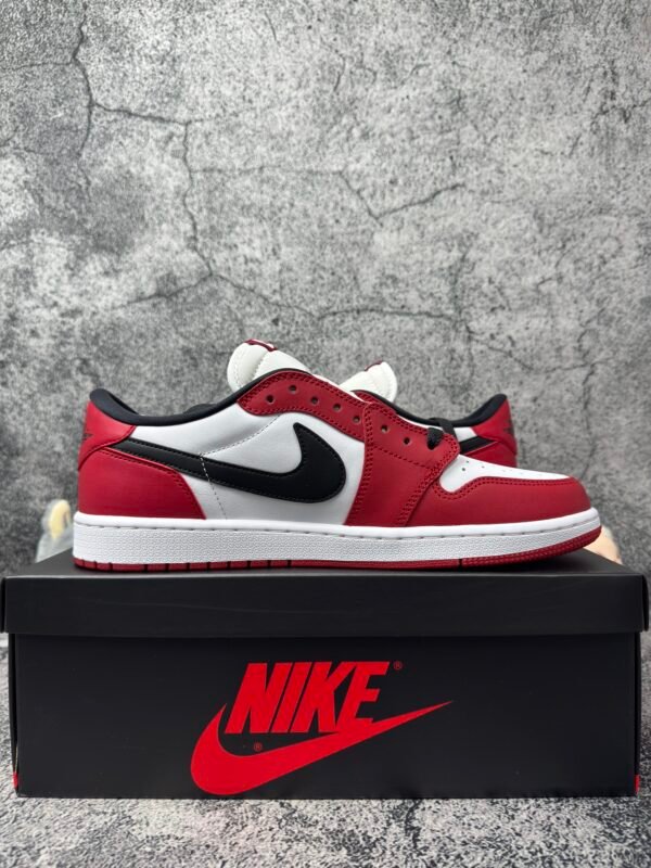 Jordan 1 Retro Low OG Chicago