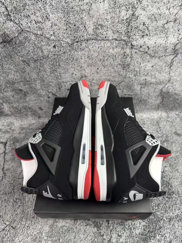 Jordan 4 Retro Bred