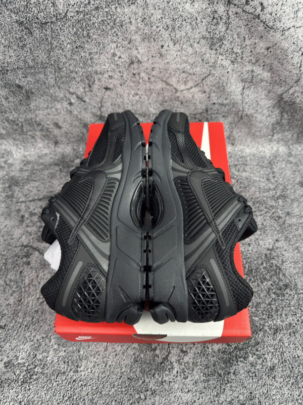 Nike Zoom Vomero 5 Triple Black