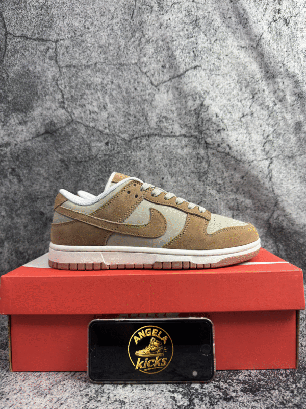 Nike Dunk Low SE Sanddrift