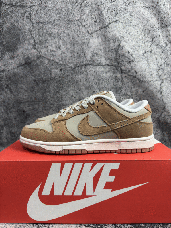 Nike Dunk Low SE Sanddrift