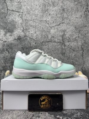 Jordan 11 Retro Low Igloo