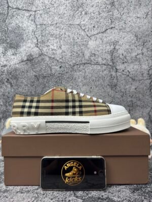 Burberry Low Top House Check Sneaker Taupe Brown