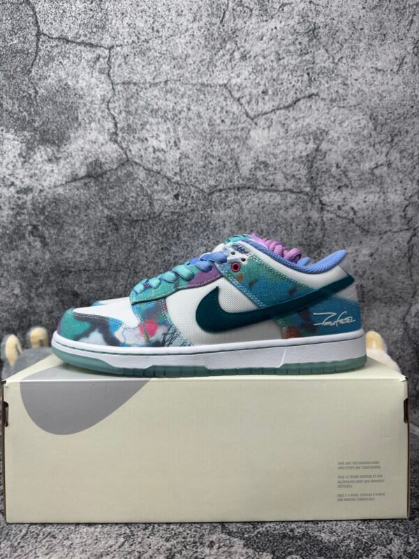 Nike SB Dunk Low Futura Laboratories Bleached Aqua