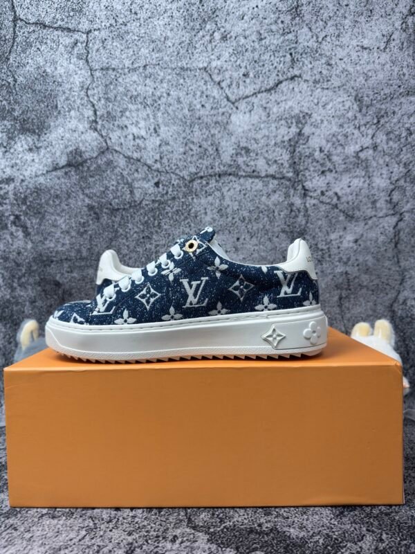 LOUIS VUITTON Time Out Blue