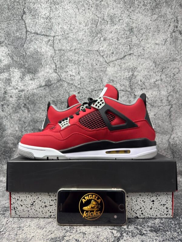 Jordan 4 Retro Toro Bravo