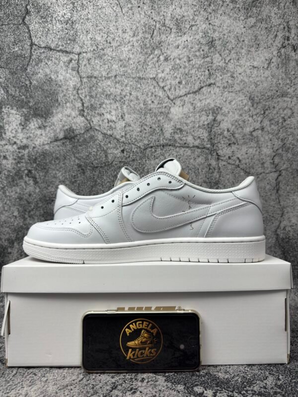 Jordan 1 Retro Low OG SP Travis Scott Michael Rubin White Party (Friends and Family)