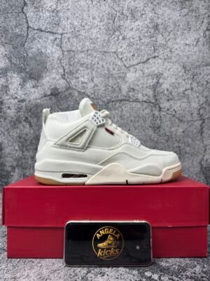 Jordan 4 Retro Levi's White (Levi's Tag)
