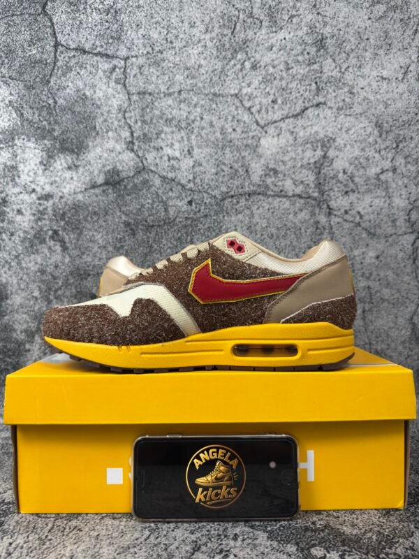 Nike Air Max 1 .SWOOSH Low Poly Big Head Origins