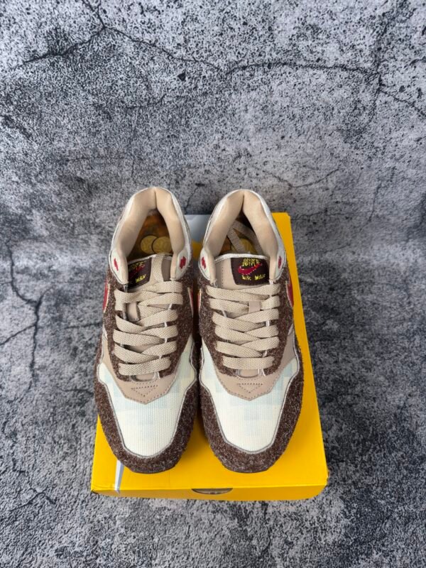 Nike Air Max 1 .SWOOSH Low Poly Big Head Origins