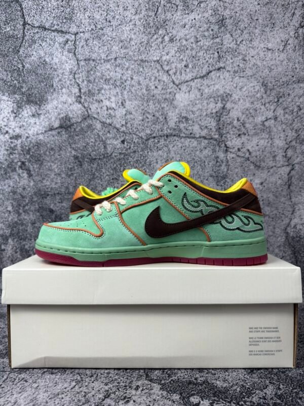 Nike SB Dunk Low Rodeo Tourmaline