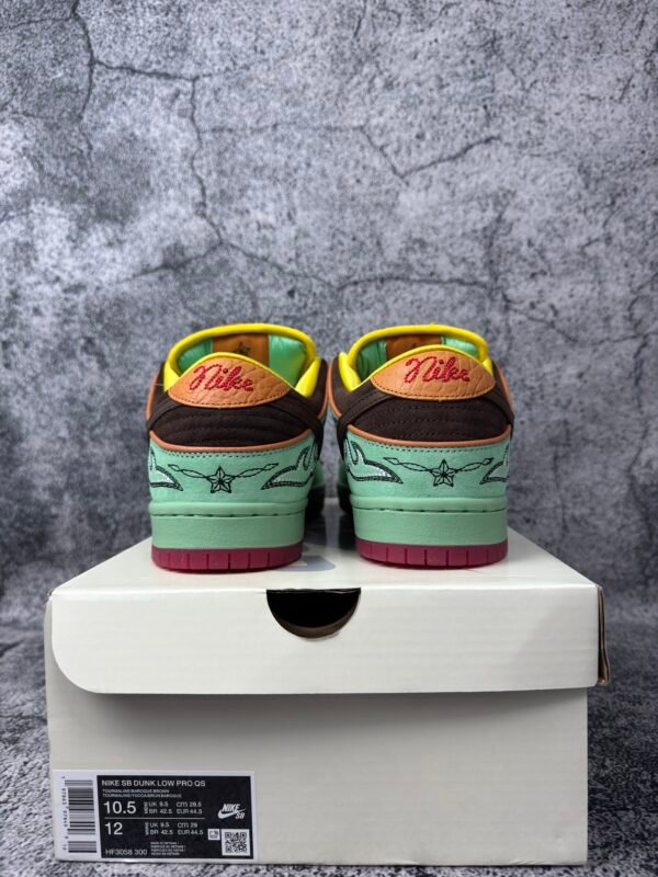 Nike SB Dunk Low Rodeo Tourmaline