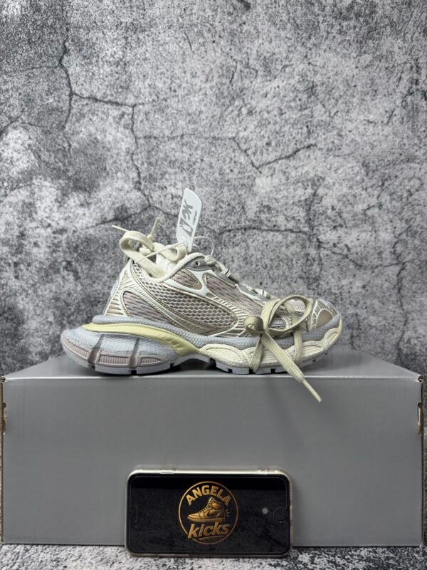 Balenciaga 3XL Off White