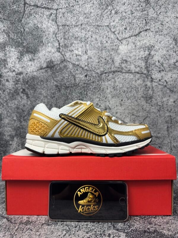 Nike Zoom Vomero 5 Metallic Gold