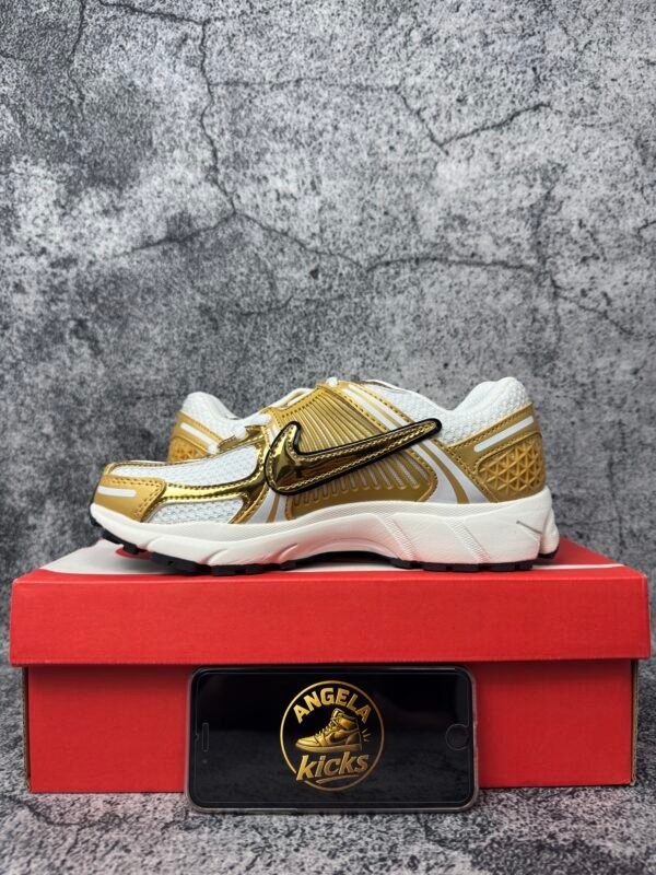 Nike Zoom Vomero 5 Metallic Gold