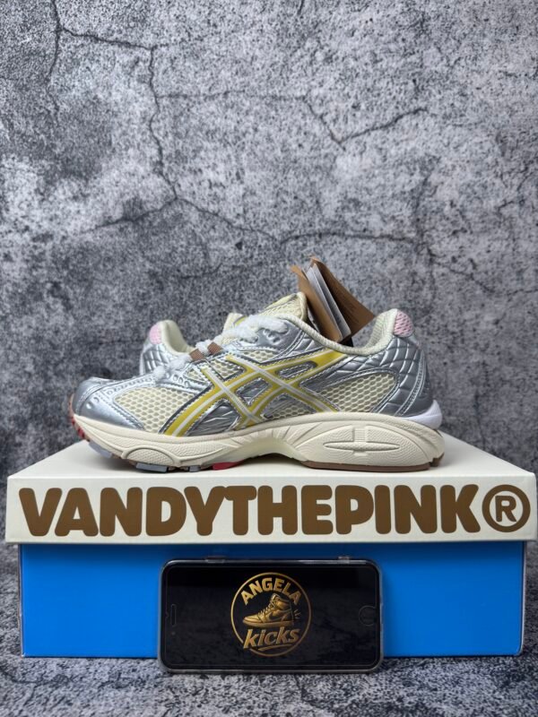 ASICS Gel-Nimbus 10.1 Vandy The Pink x atmos Banana Split Banana