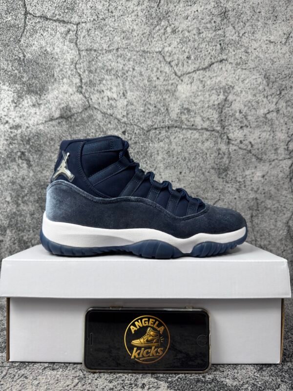 Jordan 11 Retro Midnight Navy