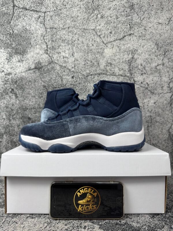Jordan 11 Retro Midnight Navy