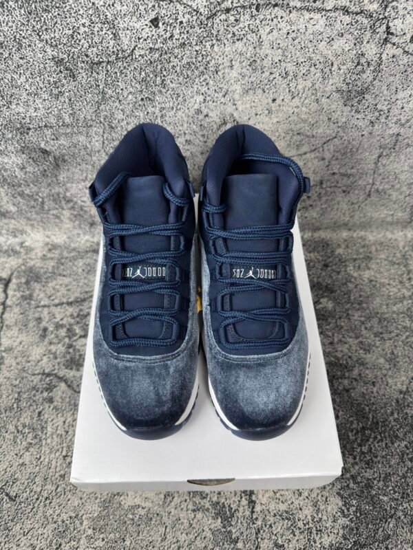 Jordan 11 Retro Midnight Navy