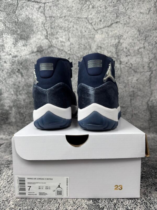 Jordan 11 Retro Midnight Navy