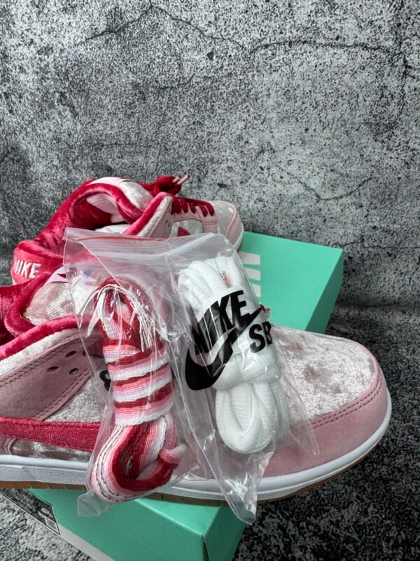 Nike SB Dunk Low StrangeLove Skateboards