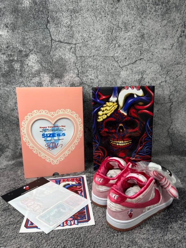 Nike SB Dunk Low StrangeLove Skateboards