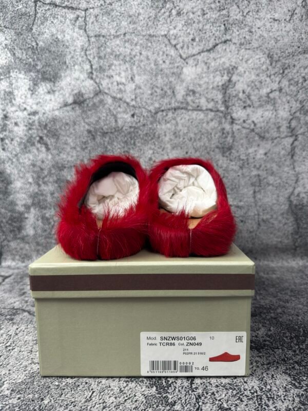 Marni Long Hair Calfskin Fussbett Sabot Mule Red