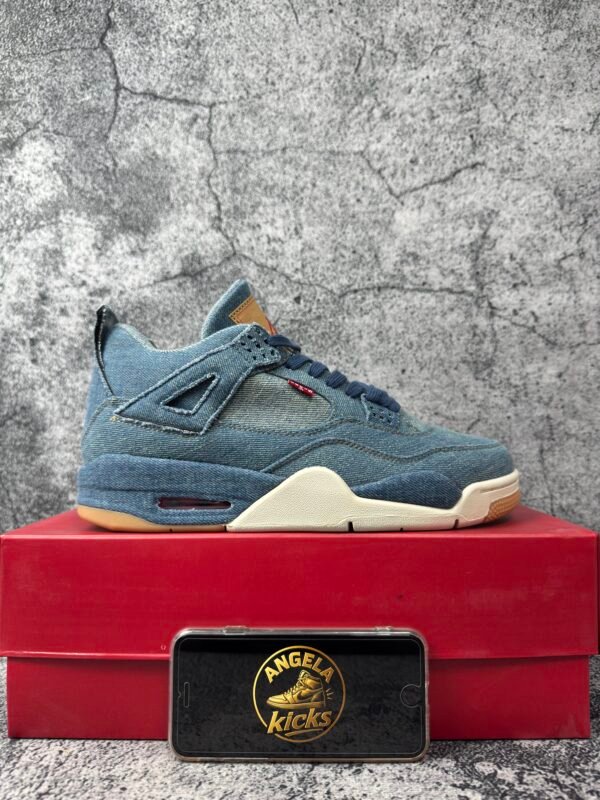 Jordan 4 Retro Levi's Denim (Tag with Levi's Logo)