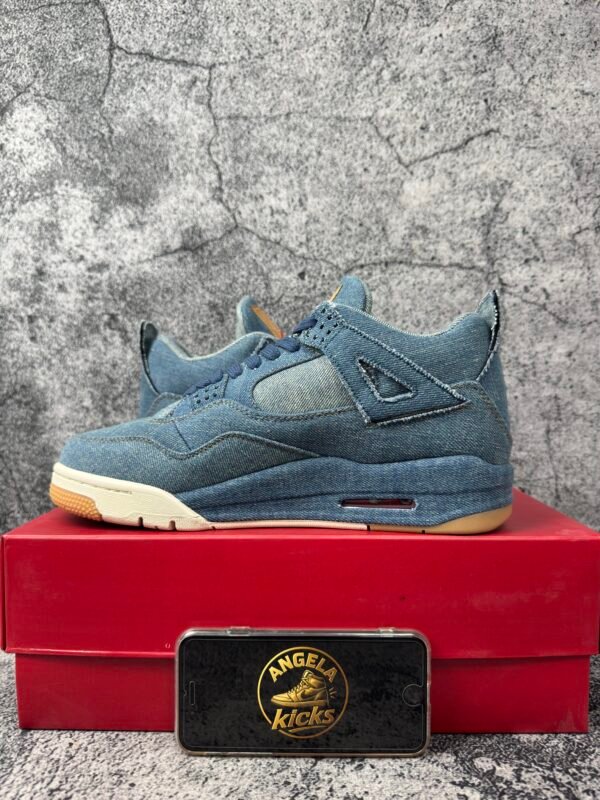 Jordan 4 Retro Levi's Denim (Tag with Levi's Logo)