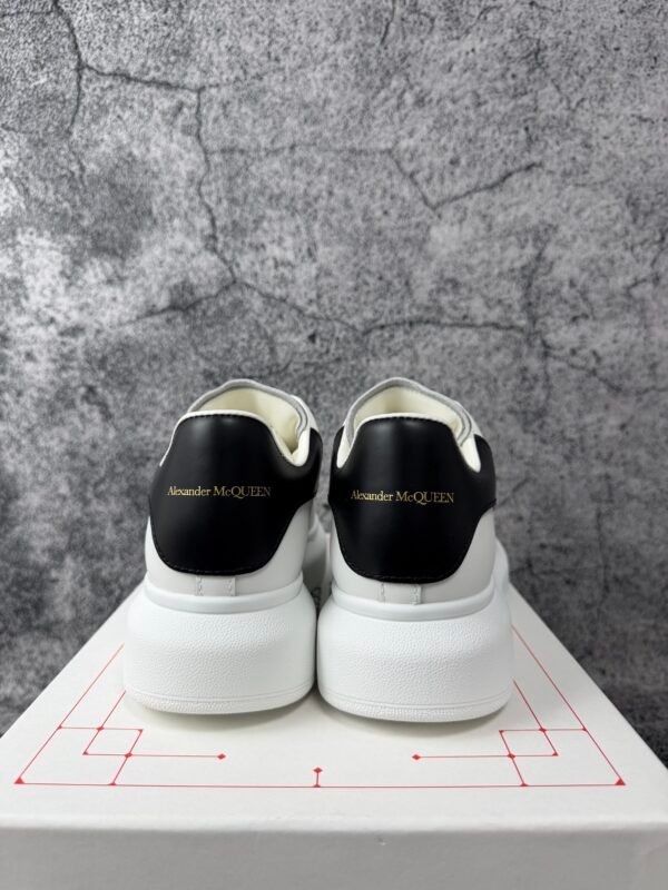 Alexander McQueen Oversized White Black